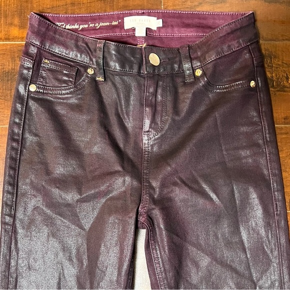 TED BAKER London Wax Oil Coated Denim Burgundy Floral Mid Rise Ankle Zip Size 26 - Picture 4 of 11